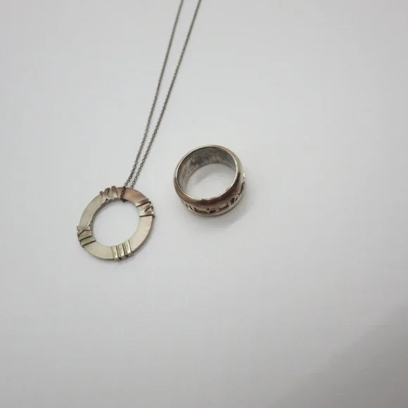 Tiffany and Co. Sterling silver Atlas ring size 6, and matching atlas necklace - Picture 10 of 12
